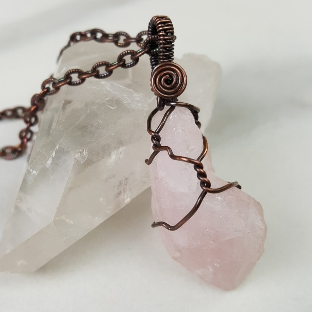 🔴SOLD🔴 Rose Quartz Copper Wire Wrapped Necklace - Picture 1 of 4